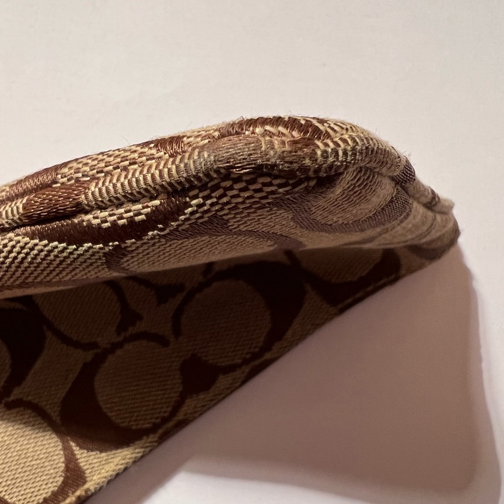 Vintage Coach Signature Canvas Wristlet - Picture 7 of 9